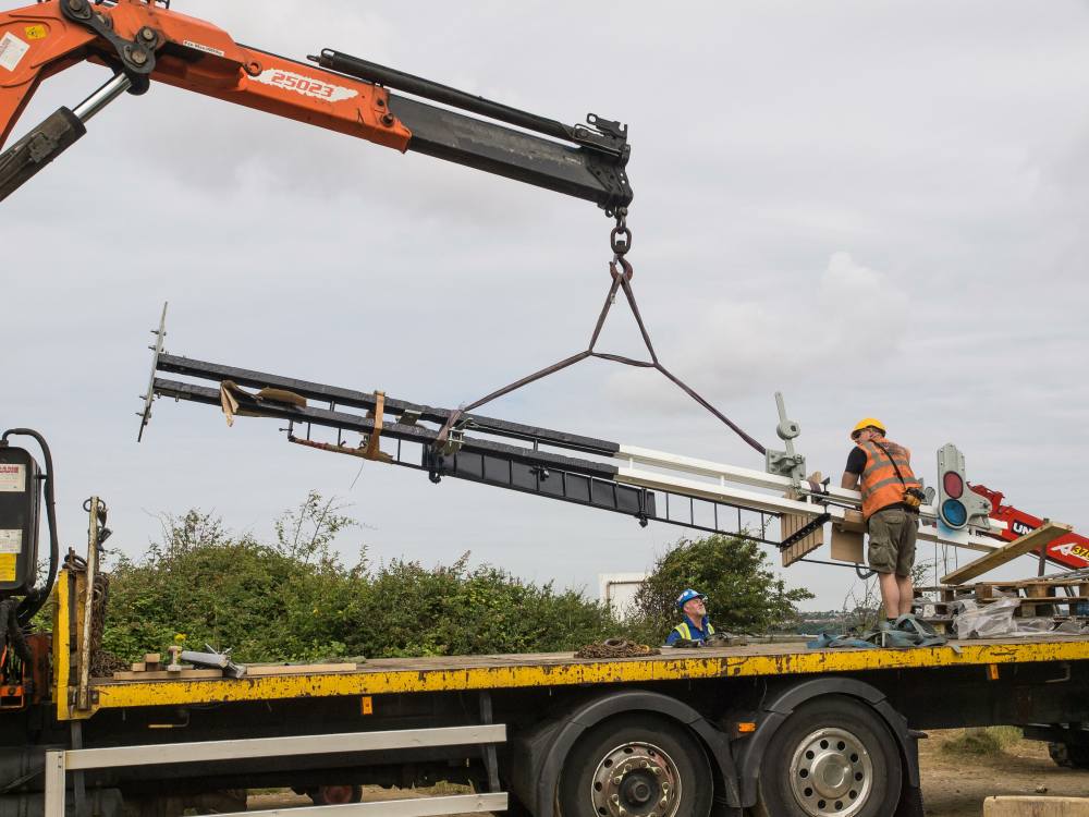 Unloading Signal